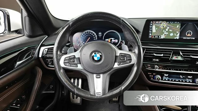 BMW 5 Series (G30) 2018 Белый из Кореи, фото 4