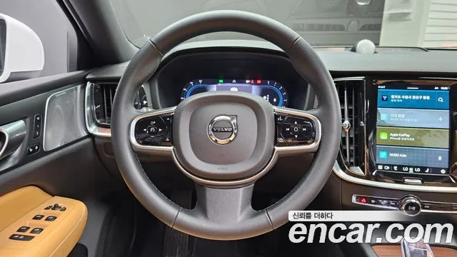 Volvo S60 3rd generation 2023 Белый из Кореи, фото 4