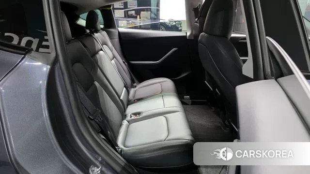 Tesla Model Y 2023 Серый из Кореи, фото 4