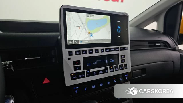 Hyundai Staria 2025 Желтый из Кореи, фото 4