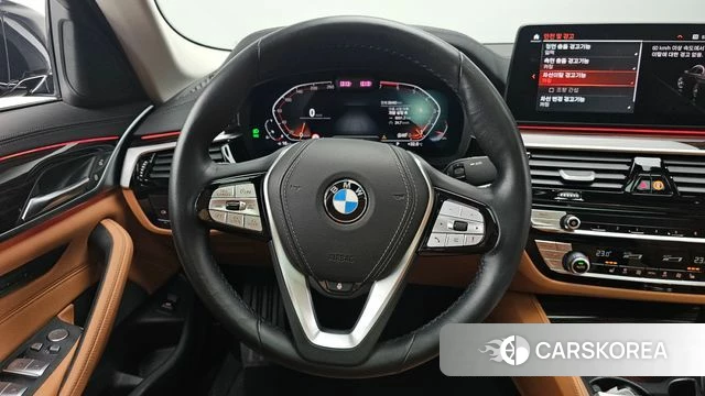 BMW 5 Series (G30) 2023 Черный из Кореи, фото 4