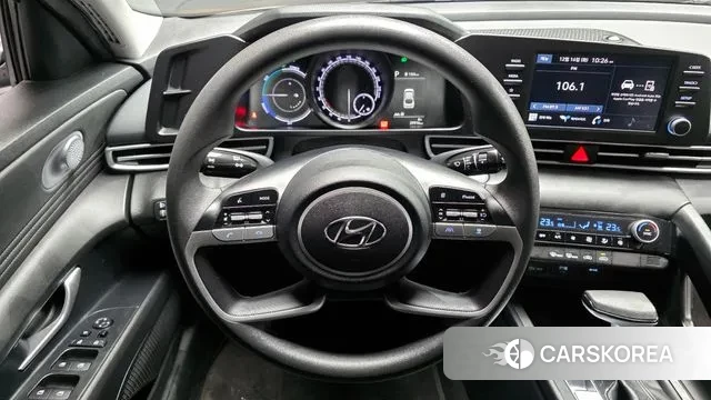 Hyundai Avante Hybrid (CN7) 2022 Серебристо-серый из Кореи, фото 4
