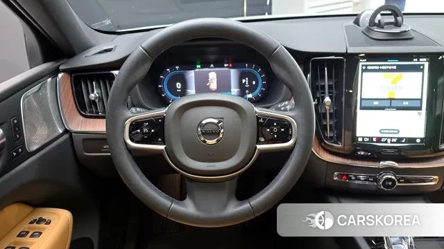 Volvo XC60 second Generation 2023 Белый из Кореи, фото 4