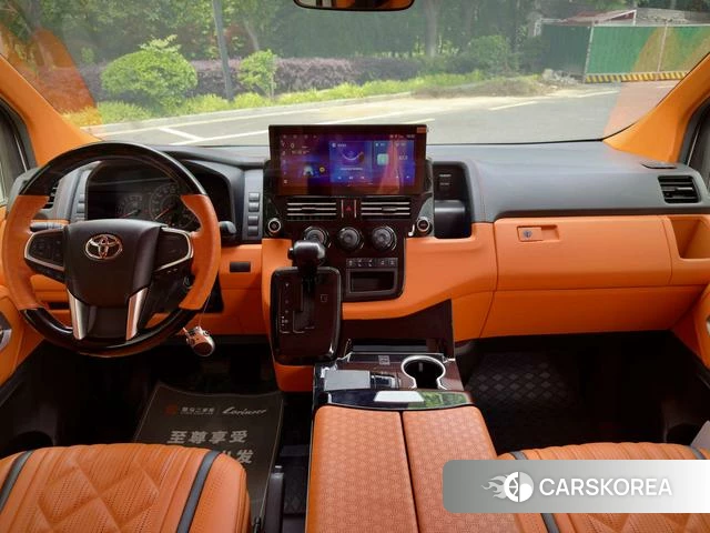 Toyota Hiace 2024 Белый из Китая, фото 4