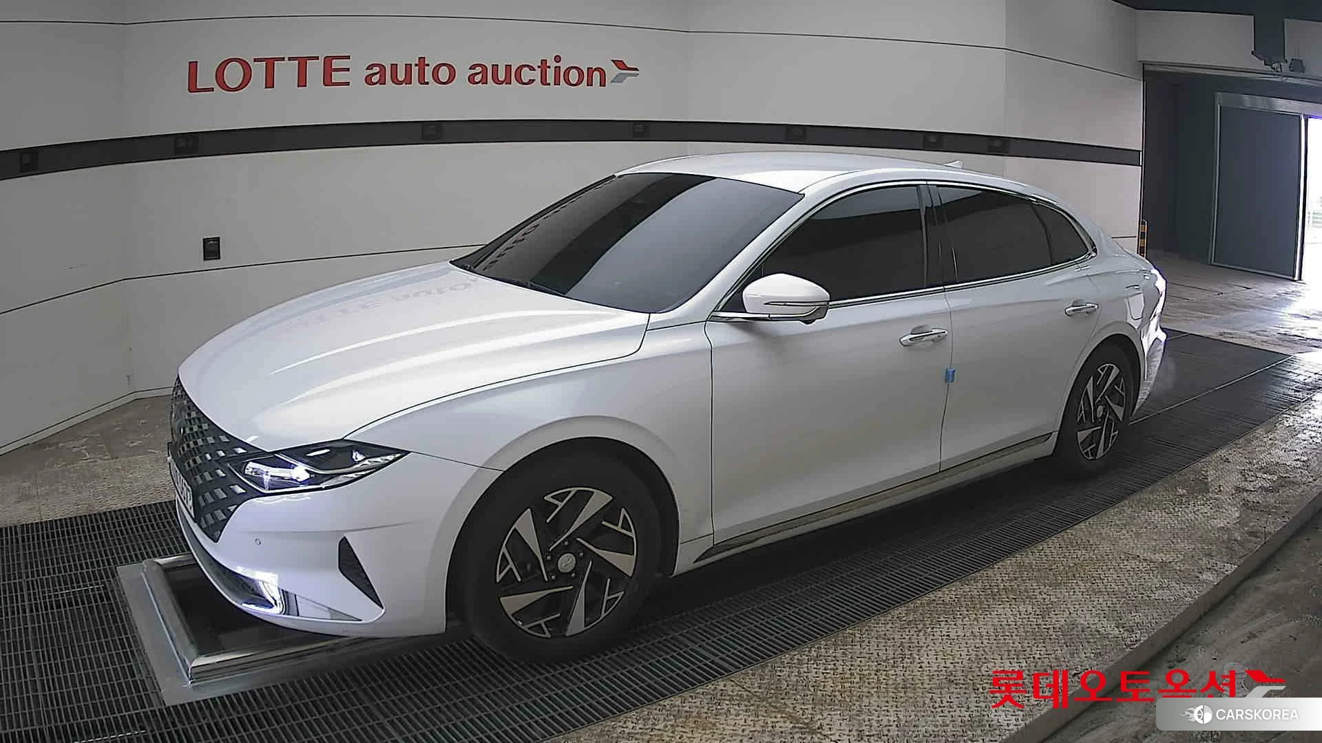 Hyundai Grandeur Hybrid 2022 Creamy White Pearl (optional) из Кореи, фото 4