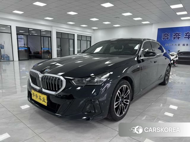 BMW 5 series 2024 Черный из Китая, фото 4