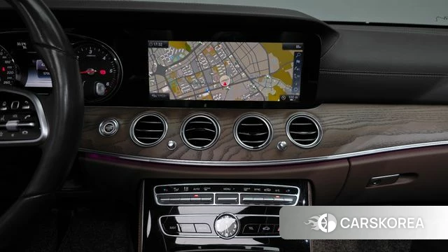 Mercedes-Benz E-Class W213 2019 Белый из Кореи, фото 4