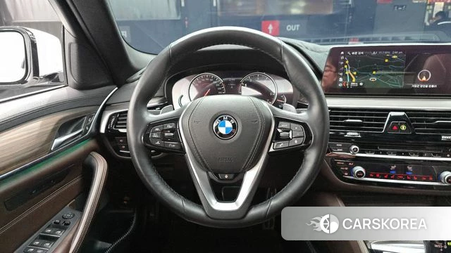 BMW 5 Series (G30) 2018 Белый из Кореи, фото 4