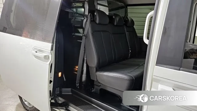 Hyundai Staria 2022 Белый из Кореи, фото 4