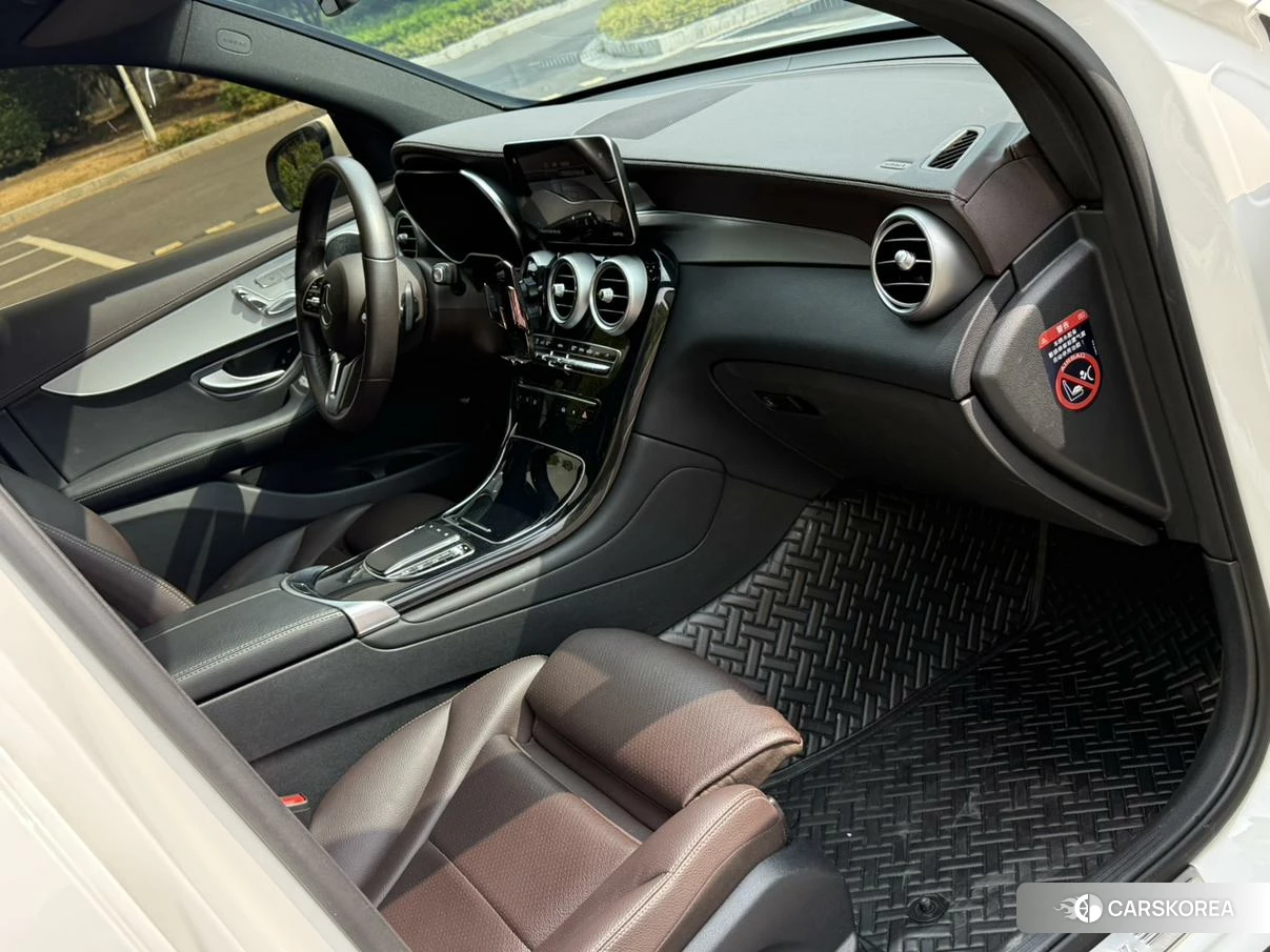 Mercedes-Benz GLC 2022 Белый из Китая, фото 4