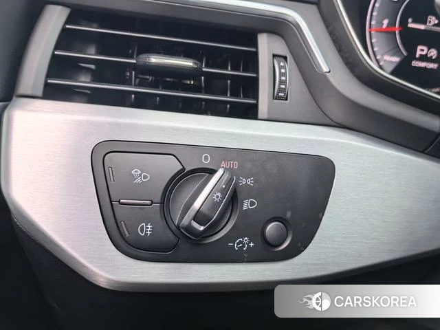 Audi A4L 2021 Темно-серый из Китая, фото 4