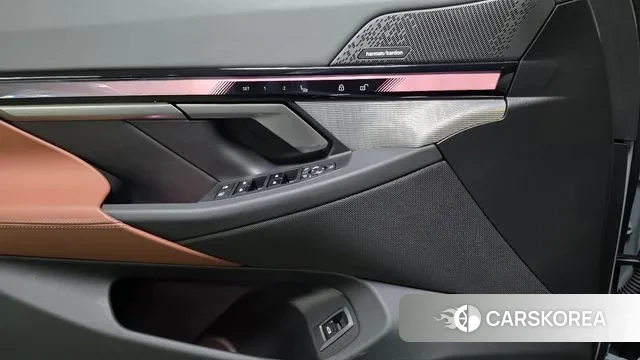 BMW 5 Series (G60) 2025 Серый из Кореи, фото 4