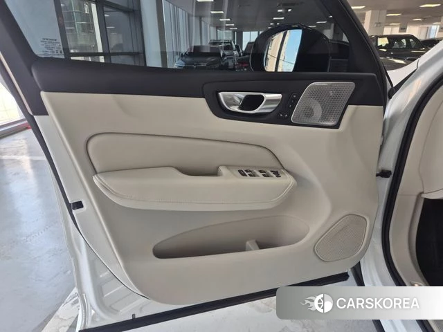 Volvo XC60 second Generation 2026 Белый из Кореи, фото 4