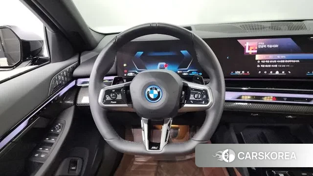 BMW 5 Series (G60) 2024 Черный из Кореи, фото 4