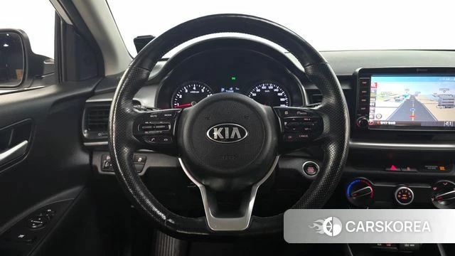 Kia Stonic 2018 Белый из Кореи, фото 4