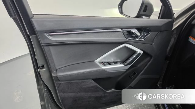 Audi Q3 (F3) 2020 Серый из Кореи, фото 4