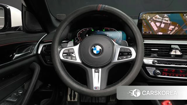 BMW 5 Series (G30) 2022 Белый из Кореи, фото 4