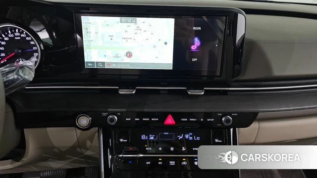 Kia Carnival 4th generation 2023 Белый из Кореи, фото 4