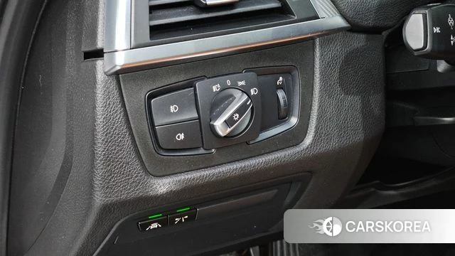 BMW 3 Series (F30) 2018 Белый из Кореи, фото 4