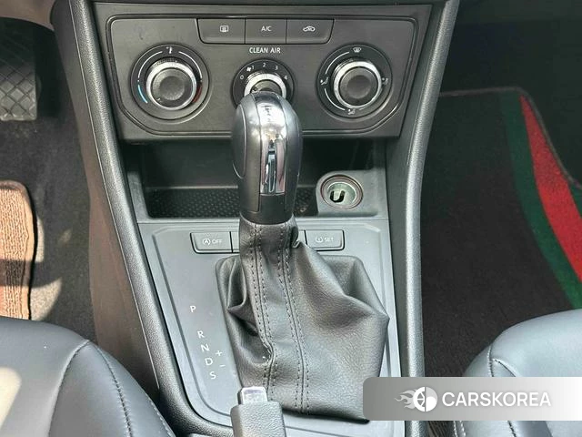 Volkswagen Lavida 2023 Белый из Китая, фото 4