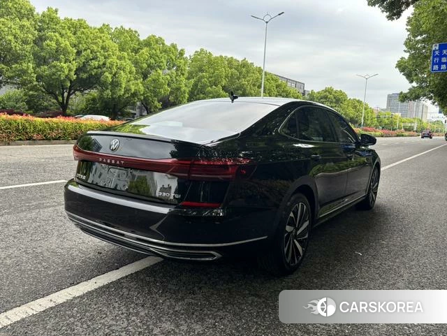 Volkswagen Passat 2022 Черный из Китая, фото 4
