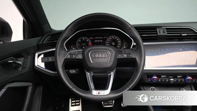 Audi Q3 (F3) 2023 Серый из Кореи, фото 4