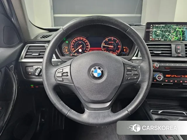 BMW 3 Series (F30) 2018 Белый из Кореи, фото 4