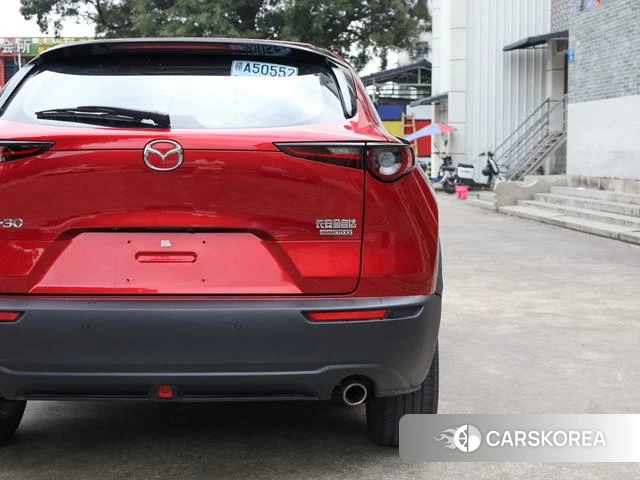 Mazda CX-30 2023 Красный из Китая, фото 4