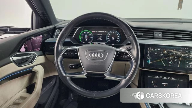 Audi e-Tron 2020 Черный из Кореи, фото 4