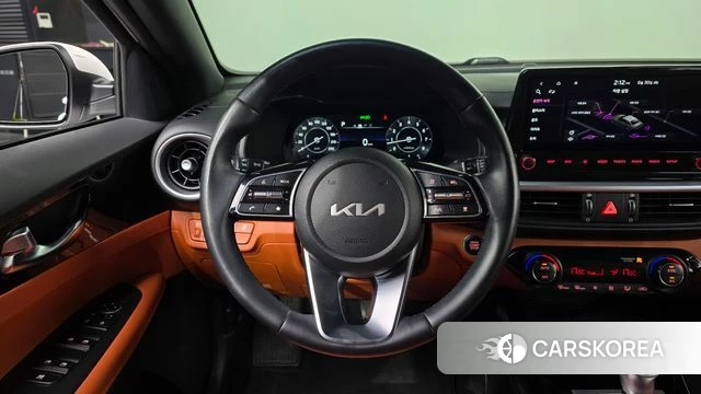 Kia The New K3 2nd generation 2021 Белый из Кореи, фото 4