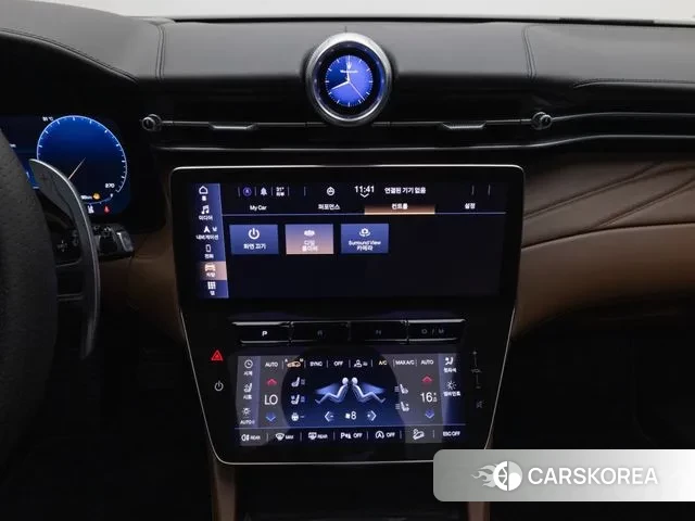 Maserati Grecale 2024 Светло-серебряный цвет из Кореи, фото 4