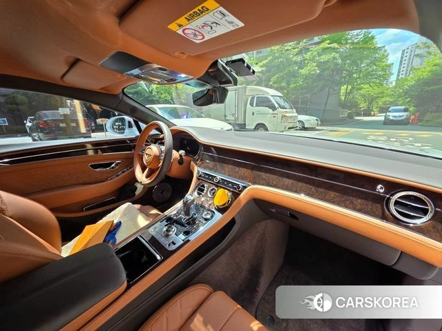 Bentley Continental GT 3rd Generation 2022 Светло-серебряный цвет из Кореи, фото 4