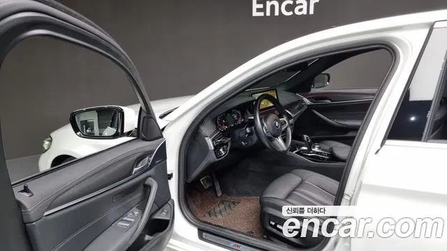 BMW 5 Series (G30) 2022 Белый из Кореи, фото 4