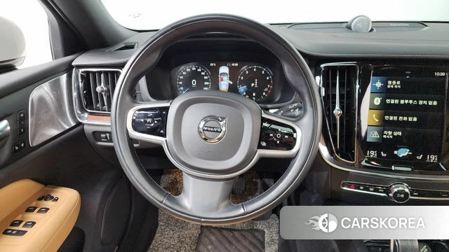 Volvo V60 Cross-Country 2nd Generation 2021 Белый из Кореи, фото 4