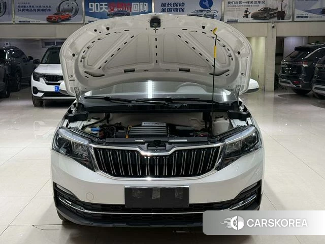 Skoda Komick 2022 Белый из Китая, фото 4
