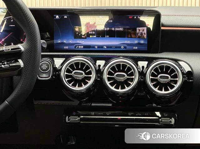 Mercedes-Benz CLA (import) 2025 Серебристо-серый из Китая, фото 4