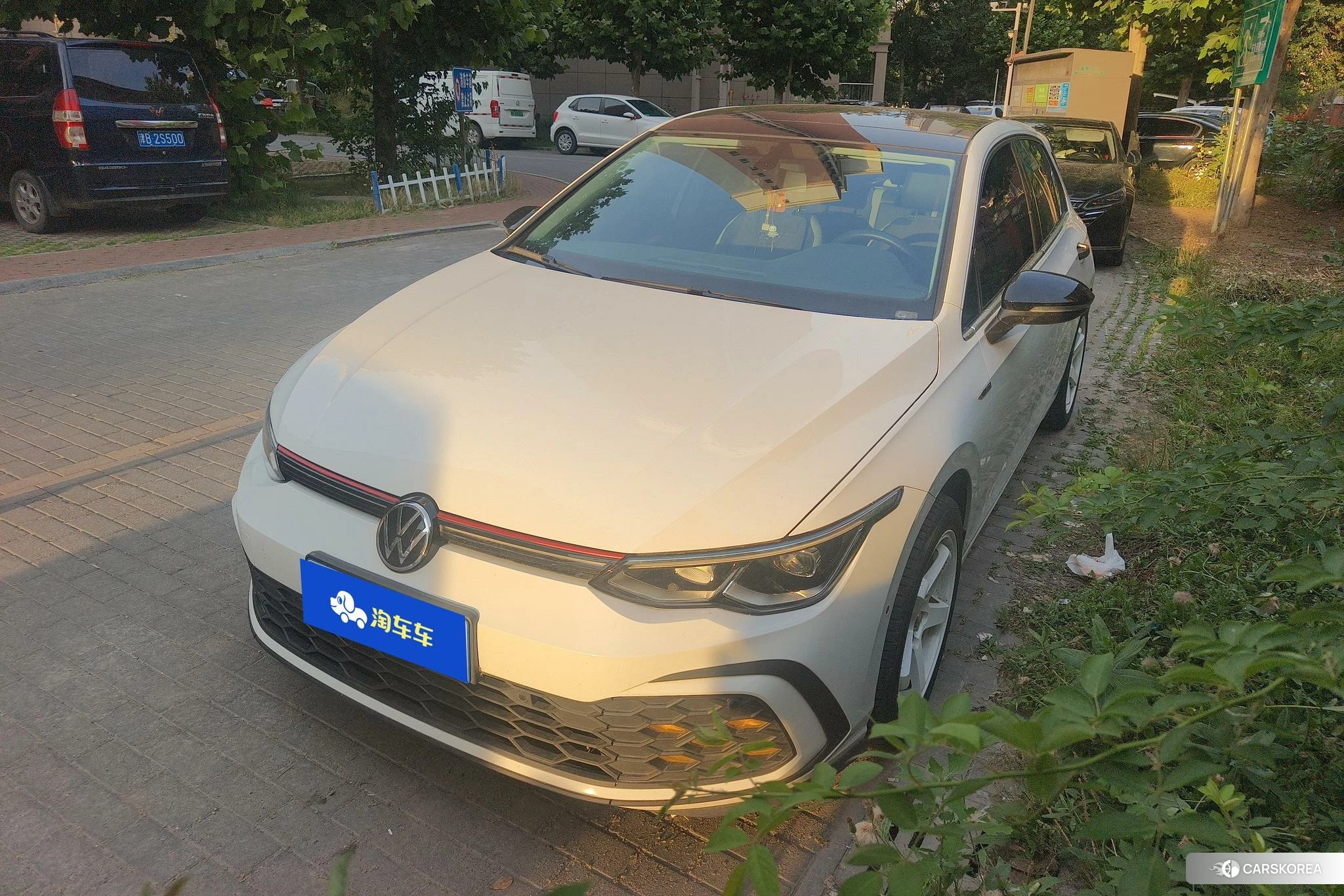 Volkswagen Golf 2024 Белый из Китая, фото 4