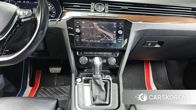 Volkswagen Passat GT (B8) 2018 Серебристо-серый из Кореи, фото 4