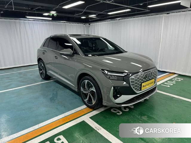 Audi Q4 e-tron 2023 Темно-серый из Китая, фото 4