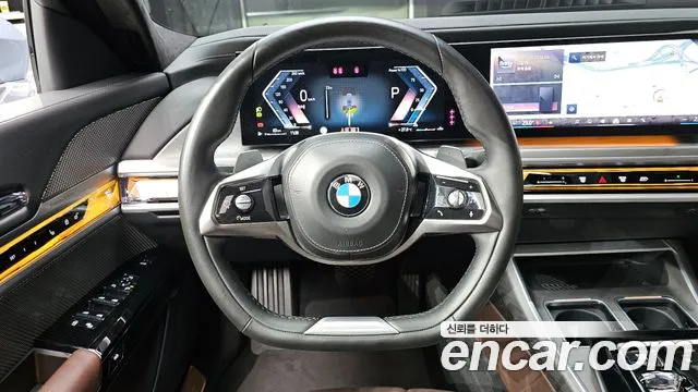 BMW 7 Series (G70) 2023 Светло-серебряный цвет из Кореи, фото 4