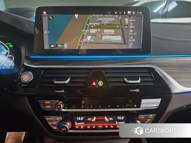 BMW 5 Series (G30) 2022 Белый из Кореи, фото 4