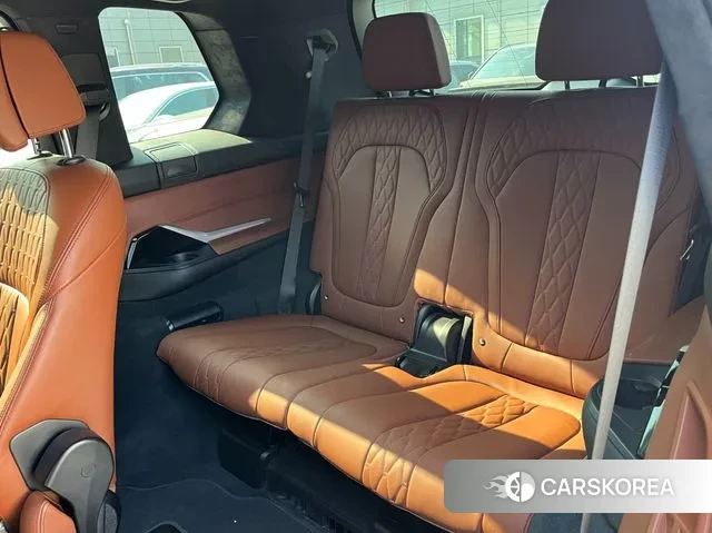 BMW X7 (G07) 2022 Черный двухцветный из Кореи, фото 4