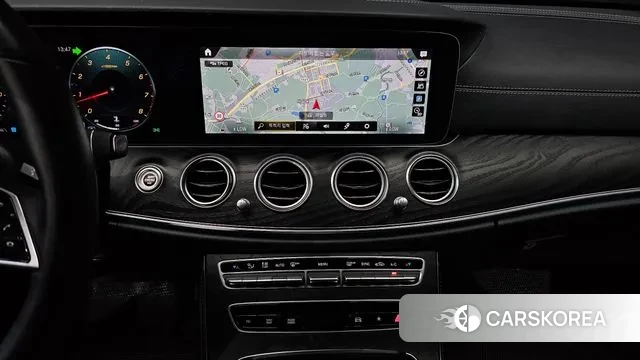 Mercedes-Benz E-Class W213 2023 Белый из Кореи, фото 4