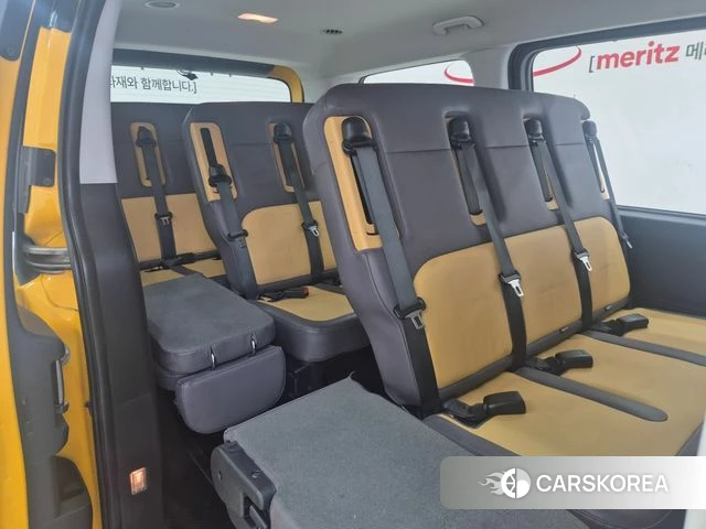 Hyundai Staria 2022 Желтый из Кореи, фото 4