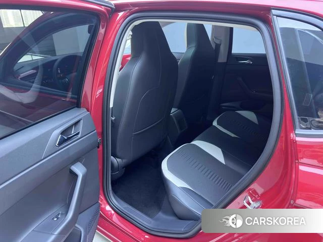 Volkswagen Polo 2023 Красный из Китая, фото 4