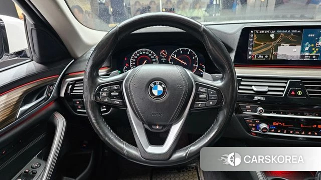 BMW 5 Series (G30) 2019 Белый из Кореи, фото 4