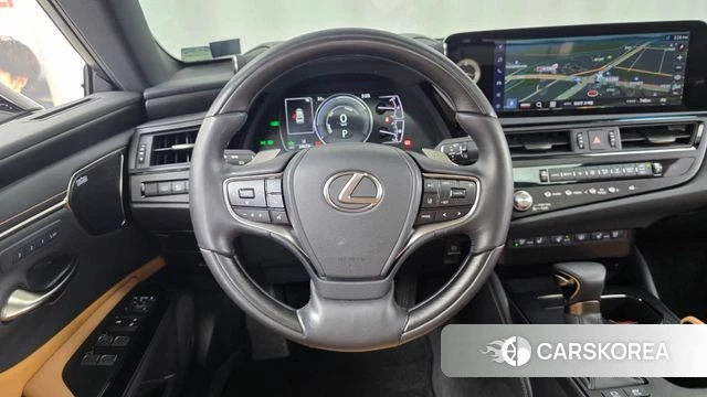 Lexus ES300h 7th generation 2025 Белый из Кореи, фото 4