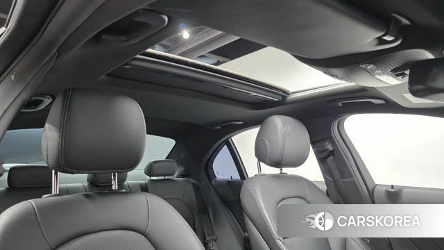Mercedes-Benz C-Class W205 2018 Белый из Кореи, фото 4