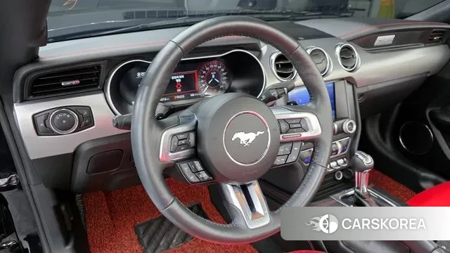 Ford Mustang 2023 Черный из Кореи, фото 4
