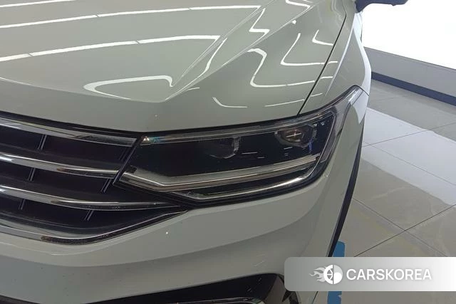 Volkswagen Tiguan L 2023 Белый из Китая, фото 3